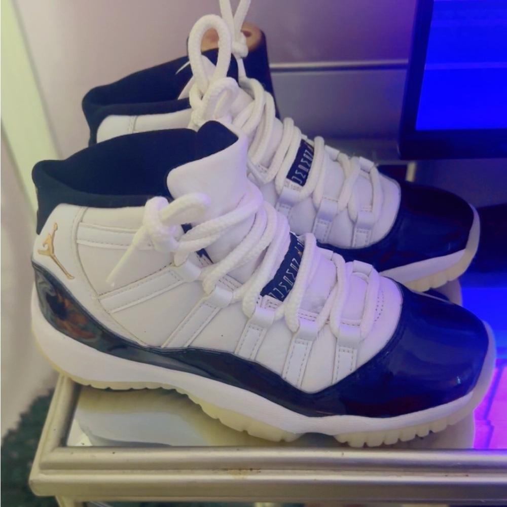 Jordan Kids White and black Sneakers